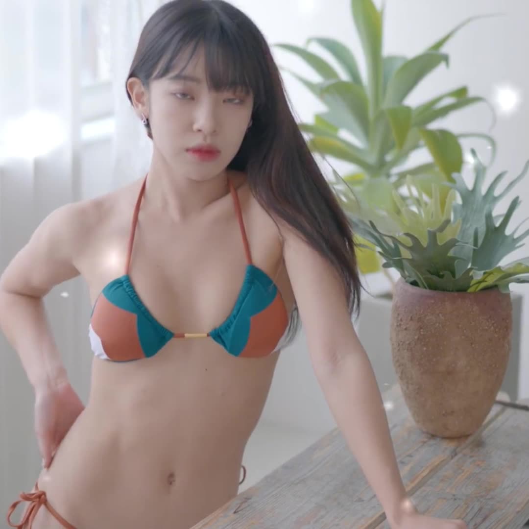 Beautiful bikini girl model 😘😉😉😜😜 video