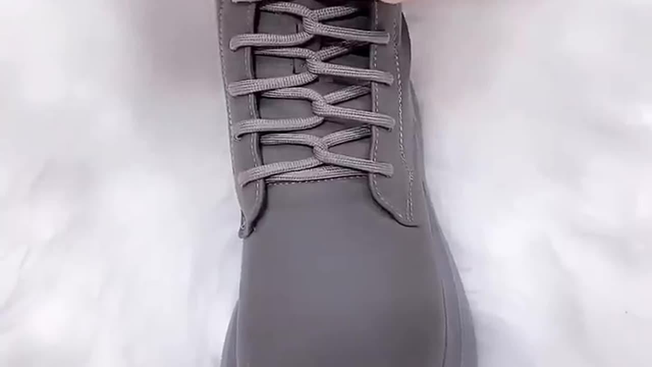 Tie a shoelace