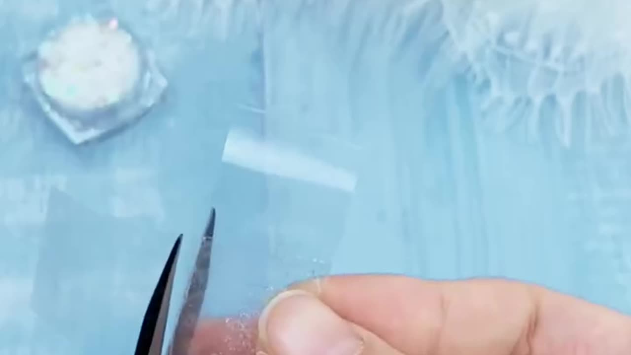 Creating cube by transparent tape