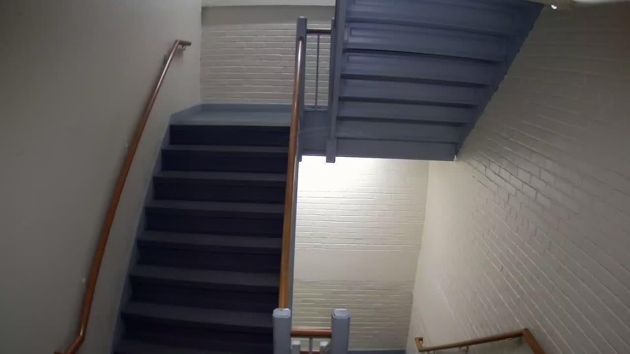 3881FHOB03Stair6_2021-01-06_14h40min01s267ms.mp4