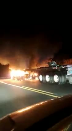 Incendio de vehículo en El Carmen de Bolívar