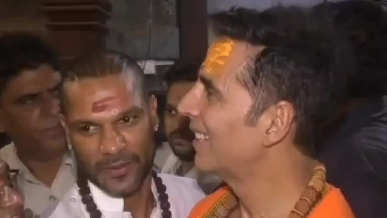 Akshay kumar and shikhar dhawan at mahakal temple ujjain 🙏❤️