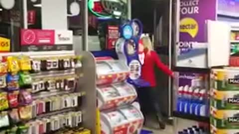 Bizarre Convenient Store Encounter