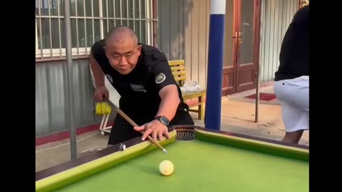 FUNNY BILLIARDS