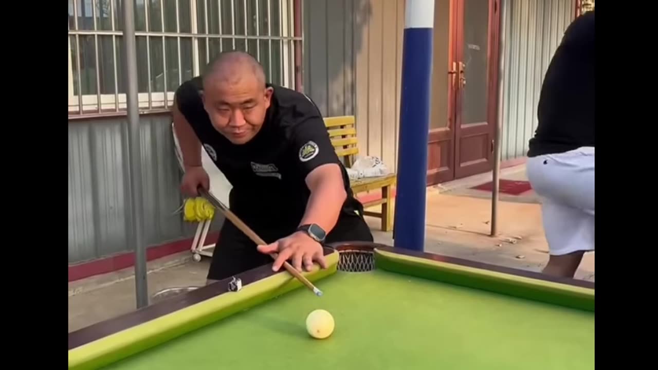FUNNY BILLIARDS
