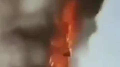 🇮🇳 People are burning 5G towers in India