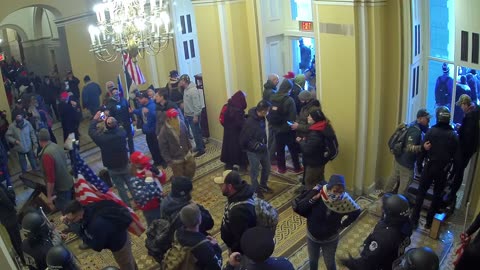 0102USCS01SenateWingDoornearS139_2021-01-06_14h56min05s277ms.mp4
