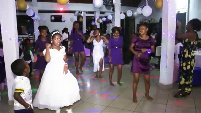 Mariage de Dinis Carlos et Sarobidy Fabiola au rythme de la musique de Very Jery. Rim-Ka