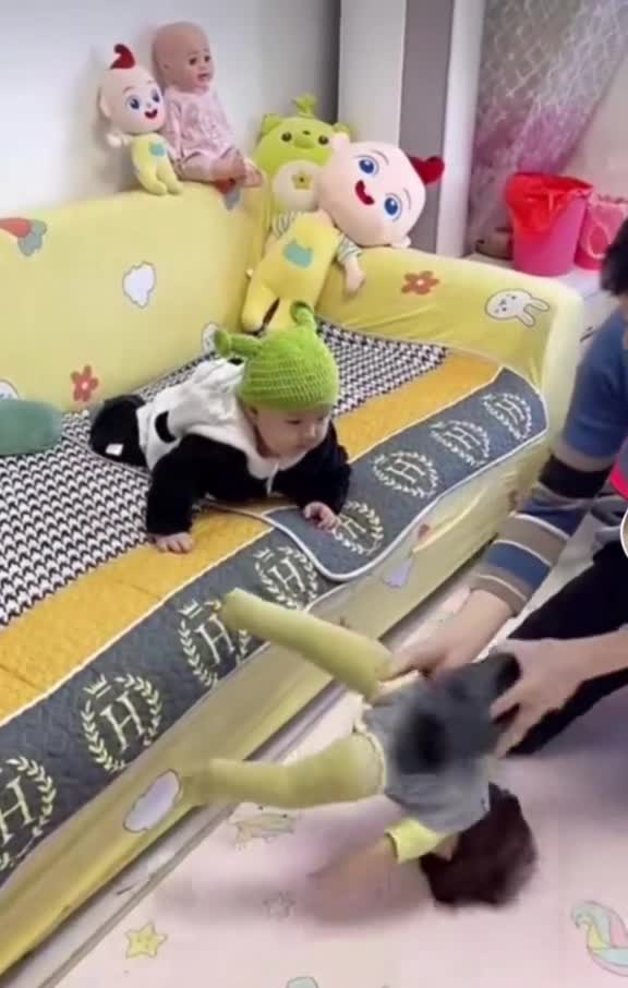 Very funny baby video