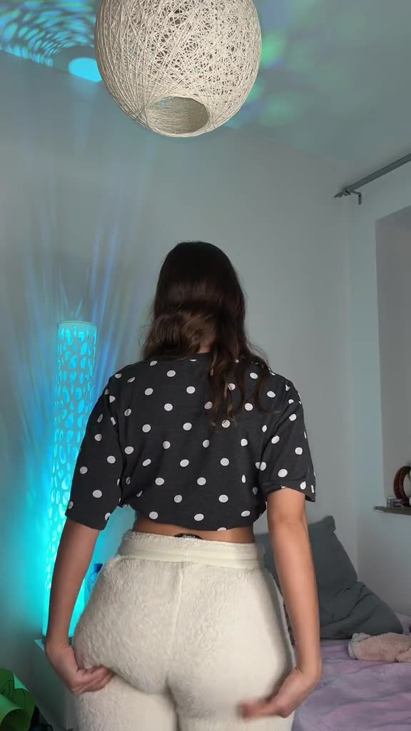 twerk sexy🍑🔥 on tik tok shorts