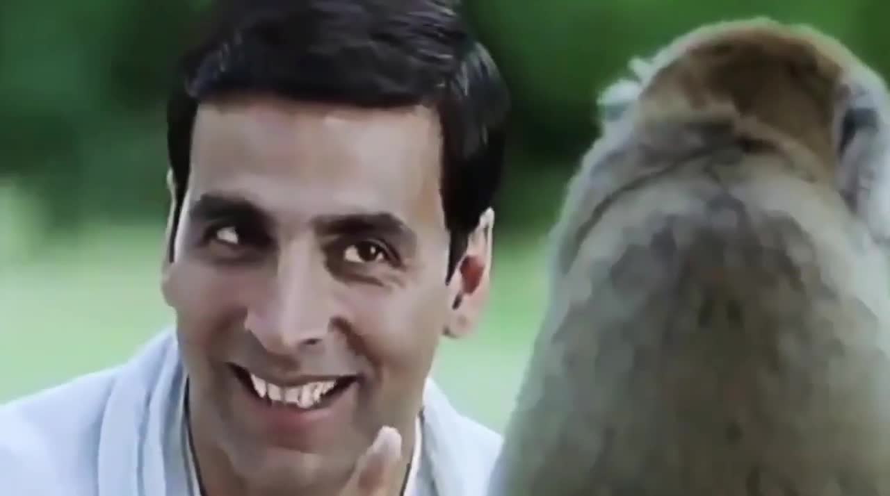 A monkey gets angry at a friend. Watch what he did to him