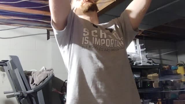 Arm wrestling grip pull ups x 5