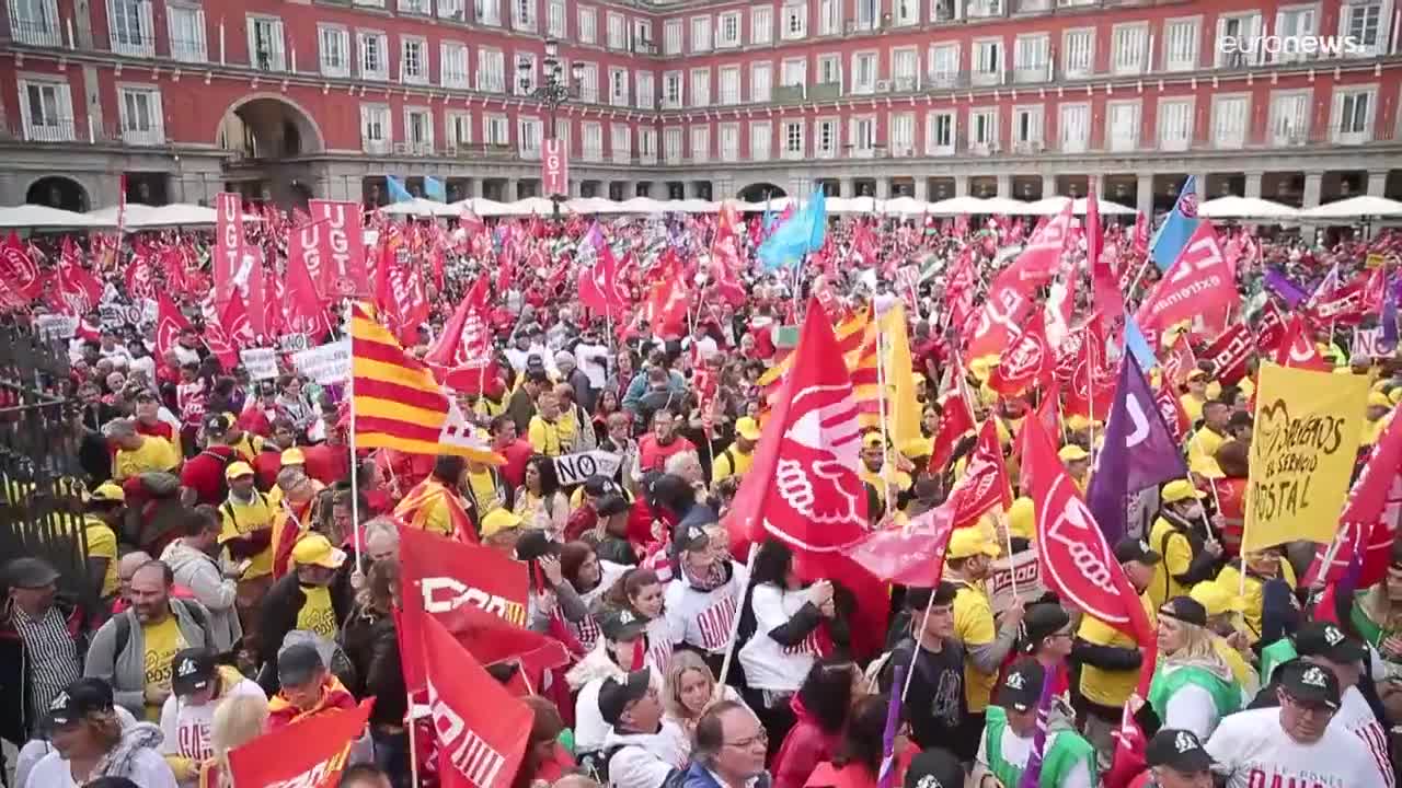 Spain: Thousands of union members march in Madrid for higher wages and better rights