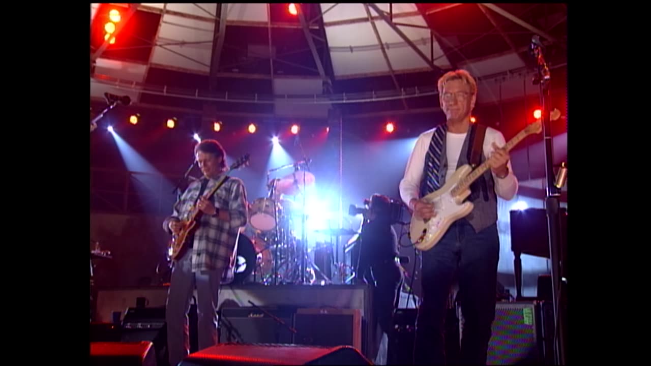 Eagles - Life In The Fast Lane (LIVE On MTV 1994)