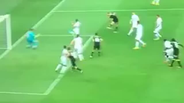 VIDEO: Diego Costa Pulls Off an Audacious Bicycle Kick! What a goal.