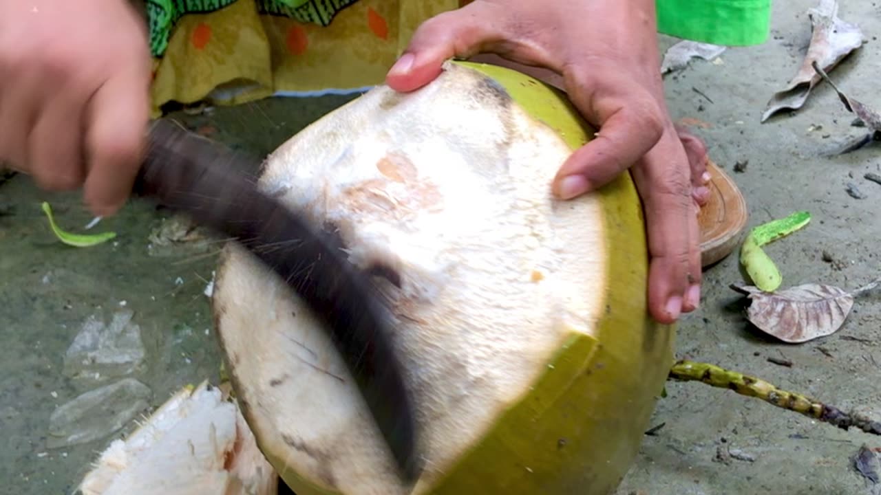 how to cutting baby coconut