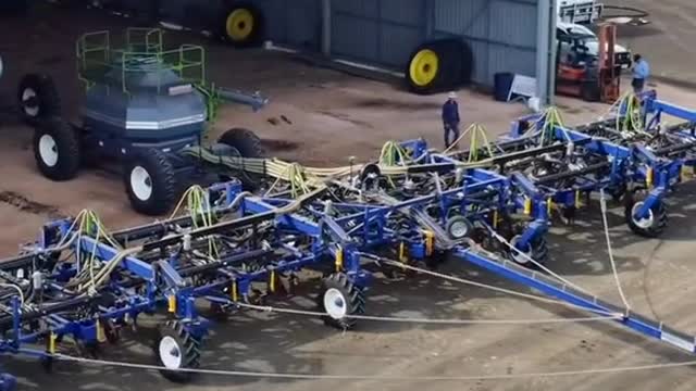 Dusted off the cobwebs ‍#plantingthecrop2023 #australianfarming #plants #gardening