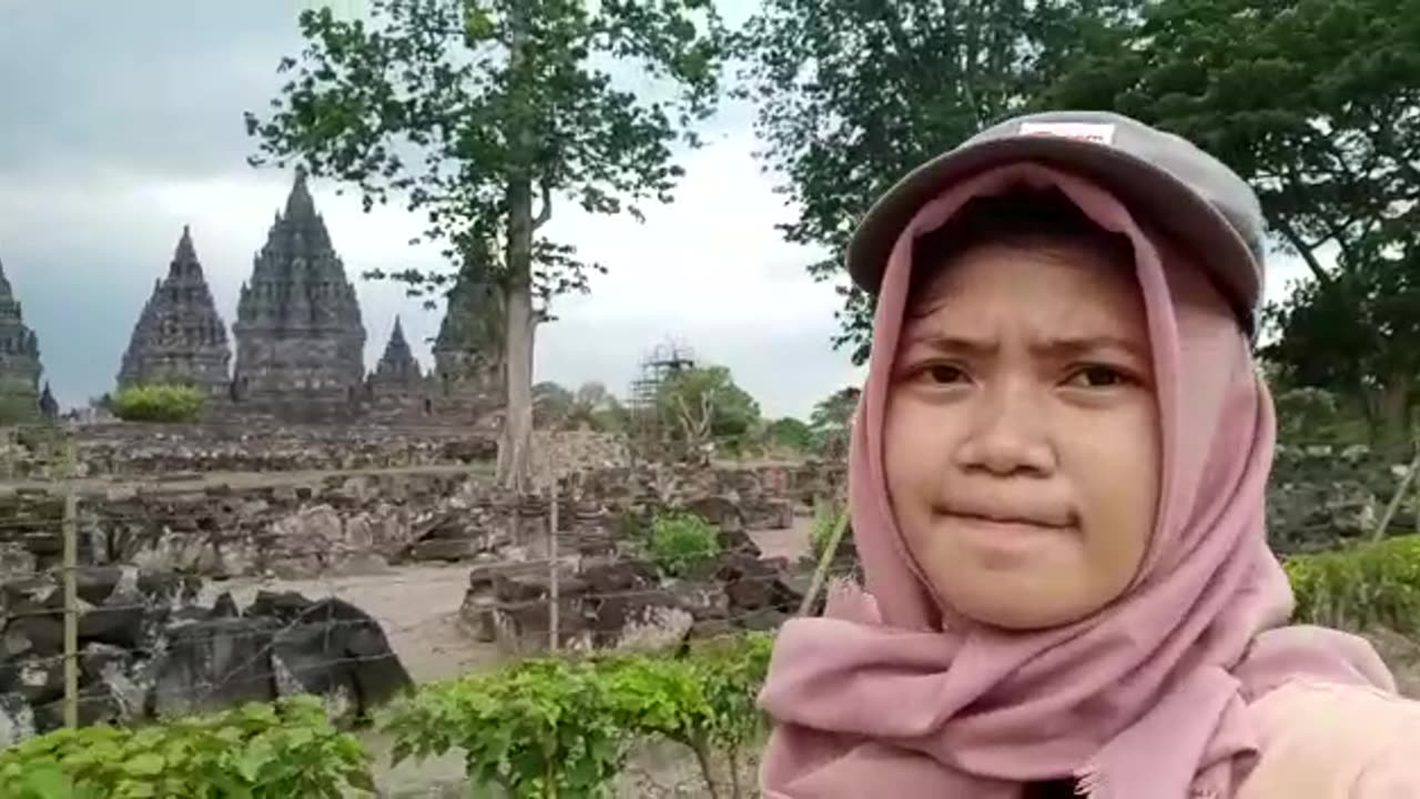 Exploring Yogyakarta Temples pat 3