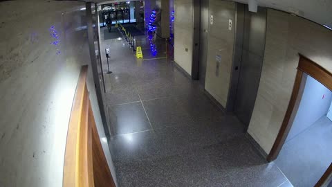 8003FCOB01ElevatorLobby_2021-01-06_04h40min00s453ms.mp4