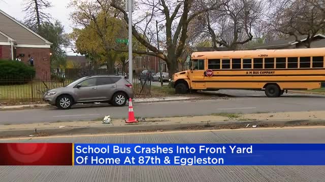 School bus crashes into yard of Auburn Gresham home