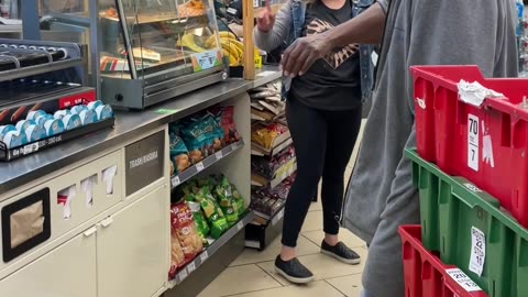 Altercation Between 7-11 Employee and Customer