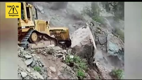 Top 10 Extreme Dangerous Idiots Truck Fails Compilation