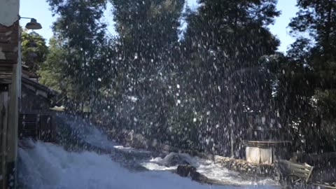 Extreme Wild Flash Flood Is Hitting Small Village | Universal Studios Hollywood