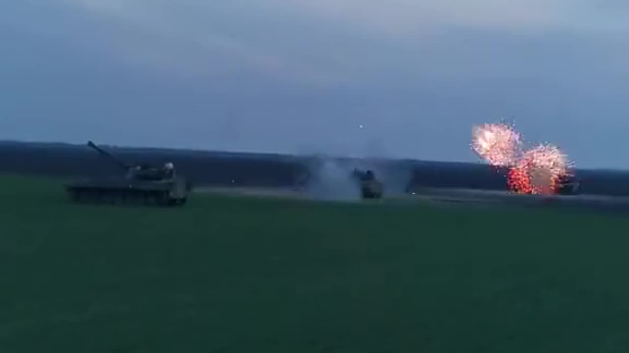 Ukrainian Heavy Artillery Barrage