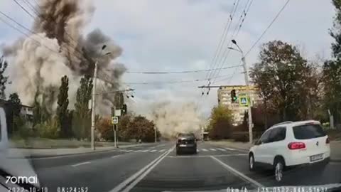 Missile strikes caught on camera in Dnepropetrovsk. Oct 10