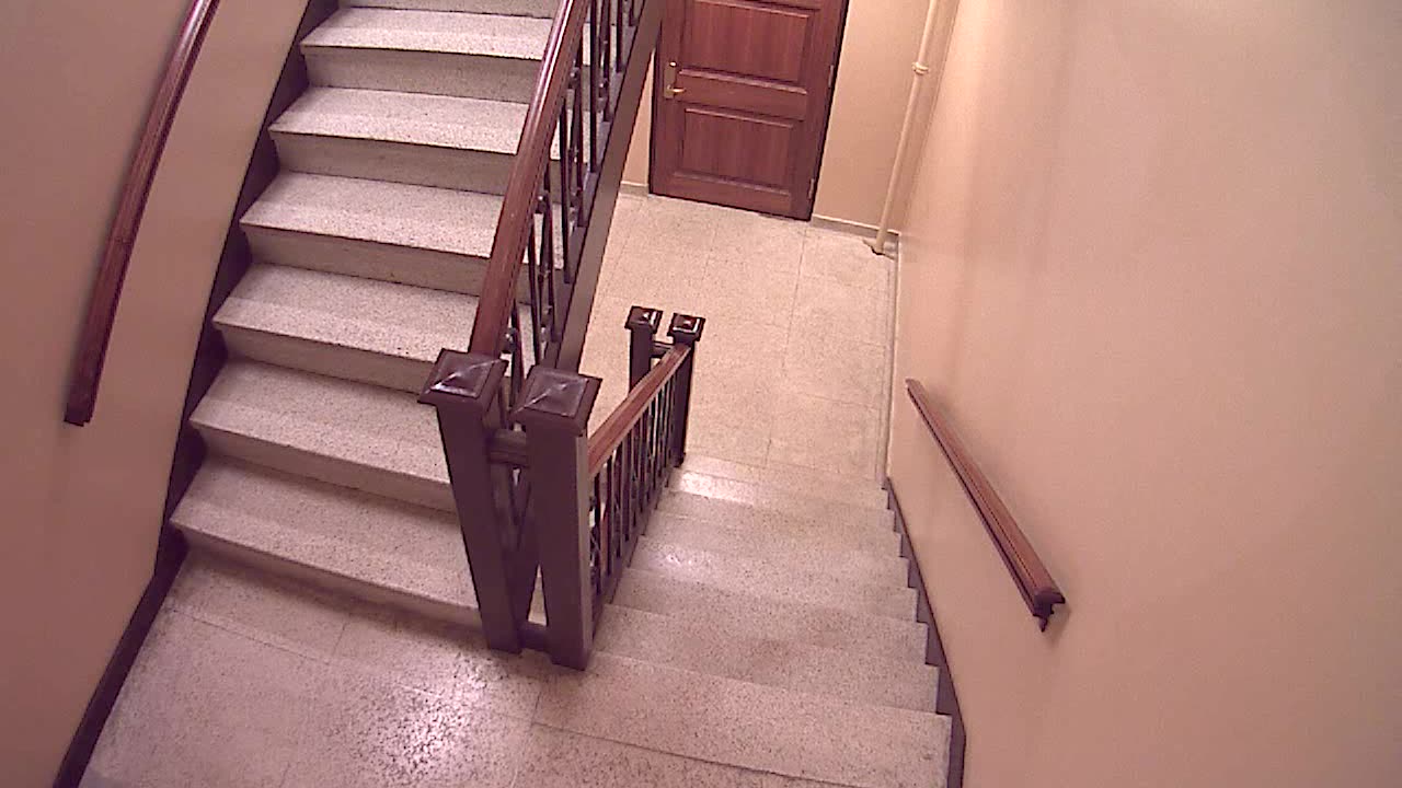 0455USCH03H405Stairwell_2021-01-05_04h00min01s863ms.mp4