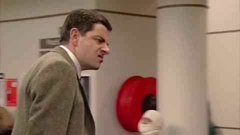 Mr Bean's Traffic Light Hack! | Mr Bean Live Action | Funny Clips | Mr Bean