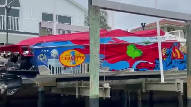 Nice graphics on boat