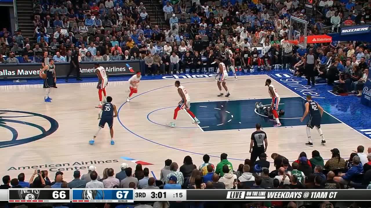 Tim Hardaway Jr scary injury after slipping and doing the splits vs Nets