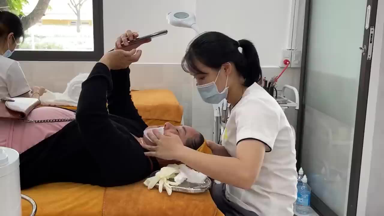 Relax Skincare Everyday with Loan Nguyen Beauty Spa # 051