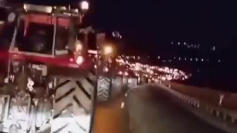 Es geht los Erste Traktoren-Konvois haben sich in Richtung Berlin in Fahrt gesetzt. 🔥 🚜