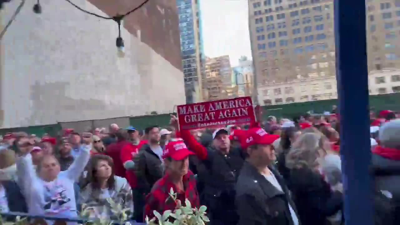 🔥🚨 Here is footage of the historic line at the Madison Square garden in New York City