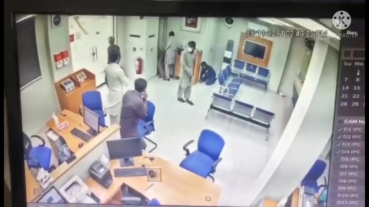 Ultimate bank heist cctv footage #bank#robbery#violence#lawlessness#armedrobbery#guns#gangs#crime#automaticweapons#shootout#criminals#heist