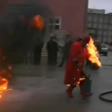 Fighting fire... with fire ??