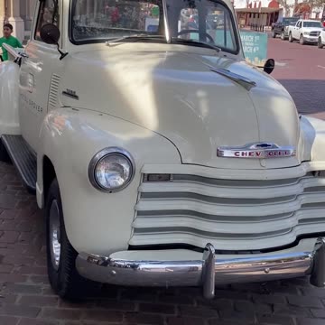 50's Chevrolet Pickup Hotel Drover