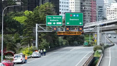 Protesters cause motorway closure | nzherald.co.nz