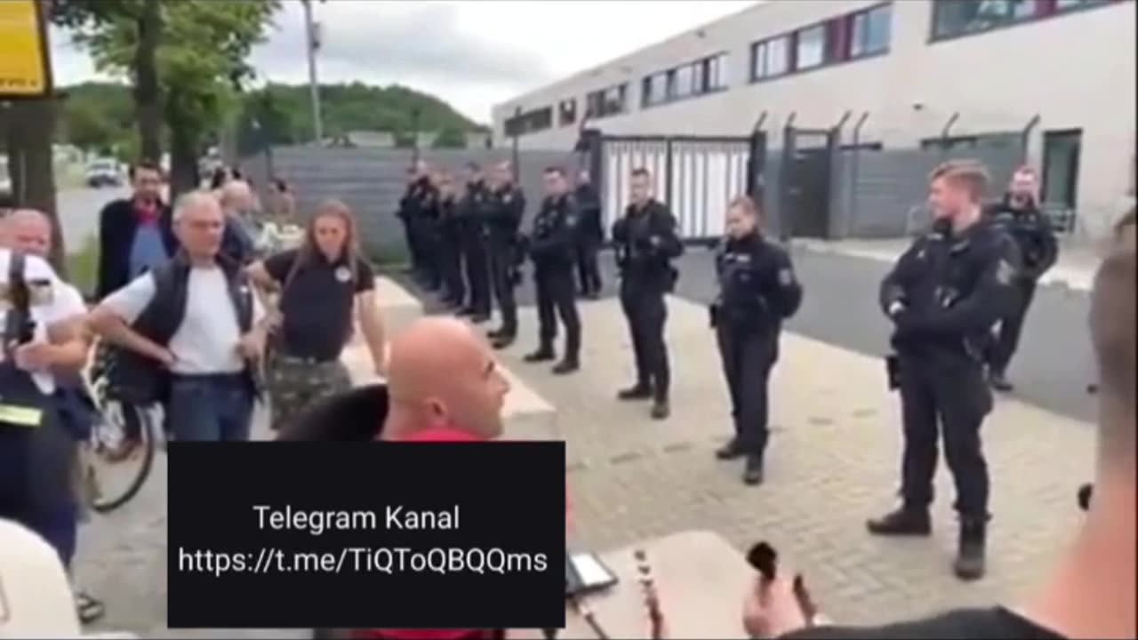 💚Integrierter TÜRKE🇹🇷 macht POLIZEI in Dresden