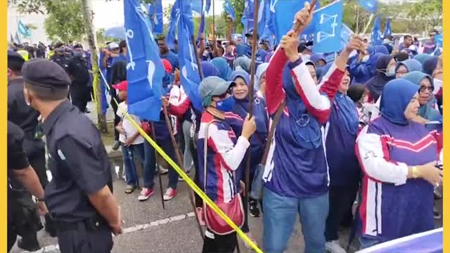 Suasana tegang antara penyokong PN, BN dengan laungan penyamun, katak