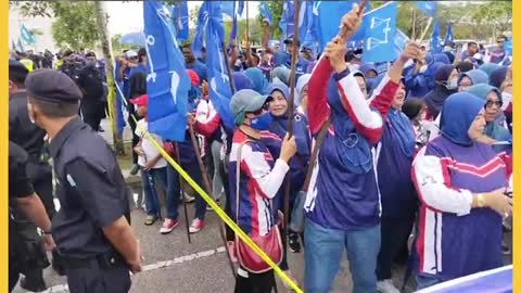 Suasana tegang antara penyokong PN, BN dengan laungan penyamun, katak