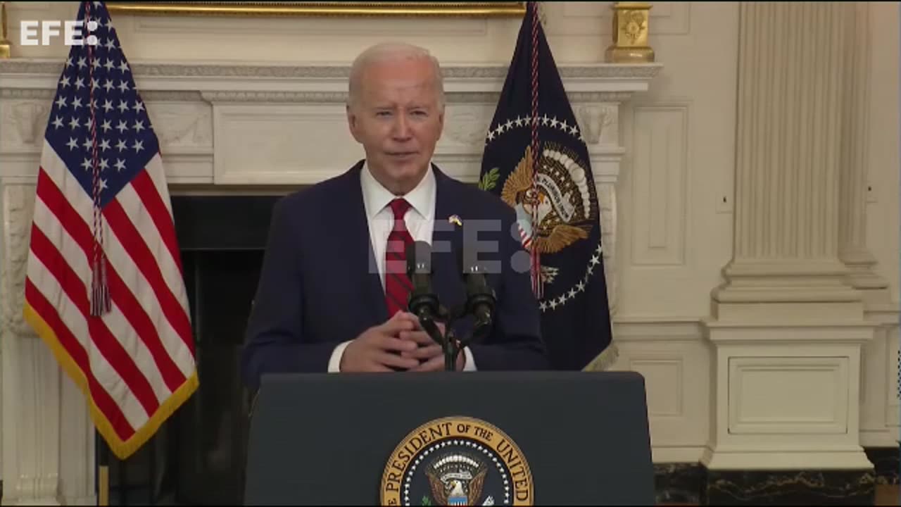 Biden da positivo en covid-19 mientras crece la presión para que abandone la campaña