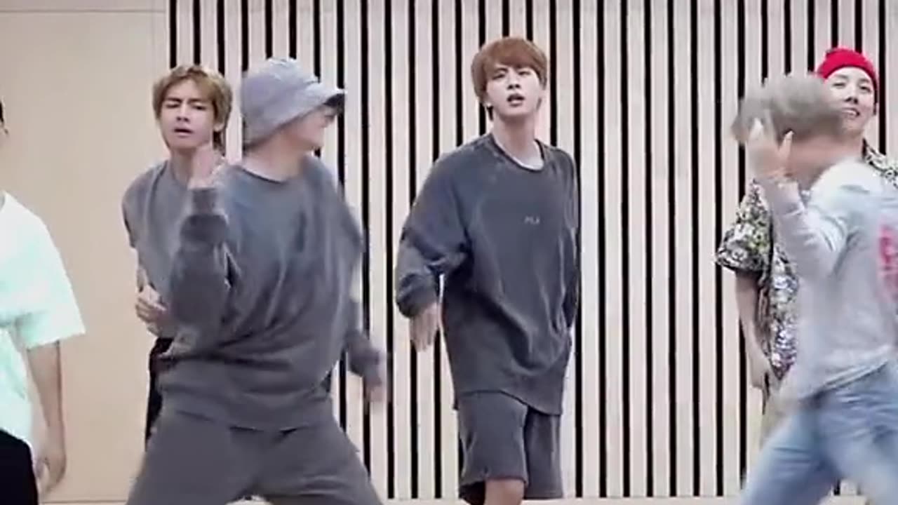 BTS DYNAMITE DANCE PRACTICE ❤