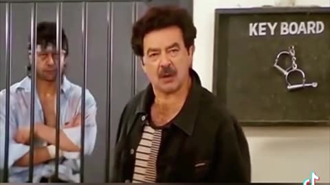 Imran Khan and nawaz shareef at police station