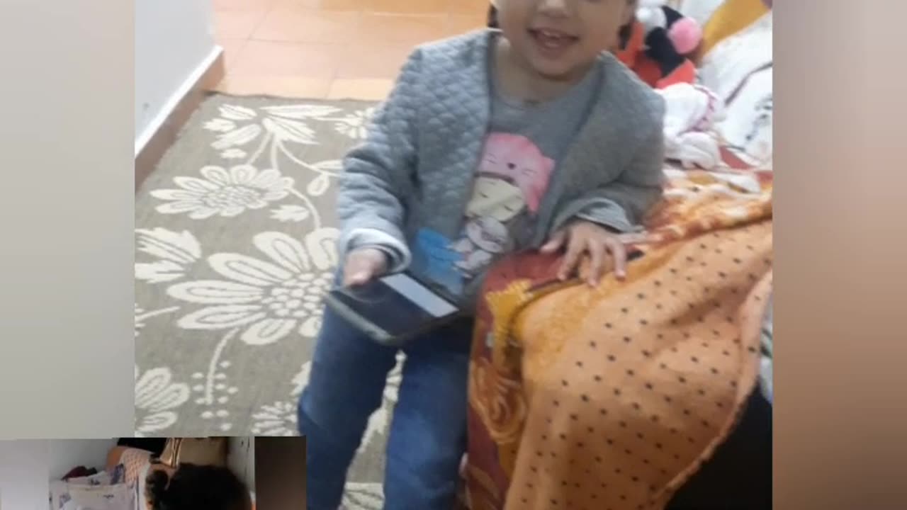 Laura ama ser a moça mais linda do Mundo