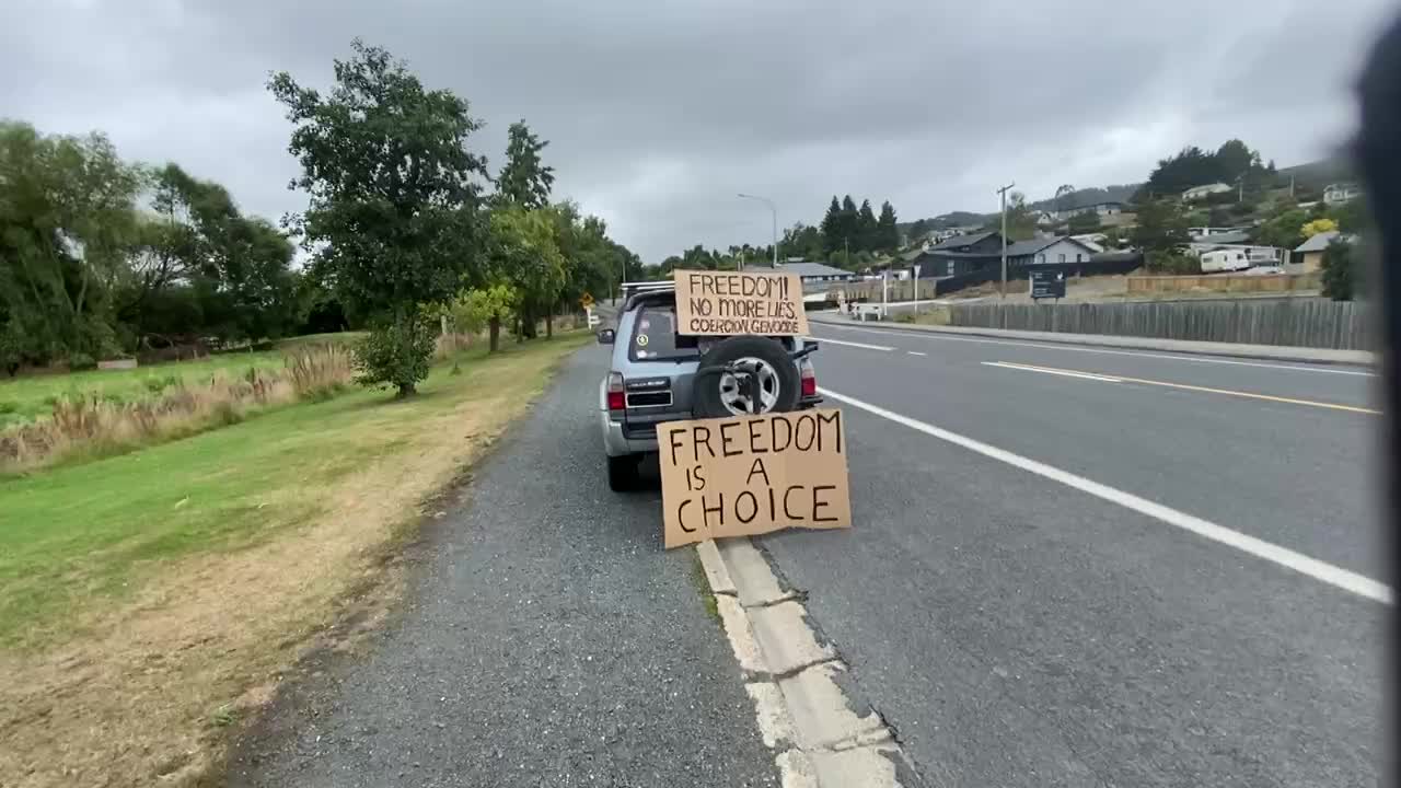 Truck Convoy Live 6/2/22 pre arrival at Waihola