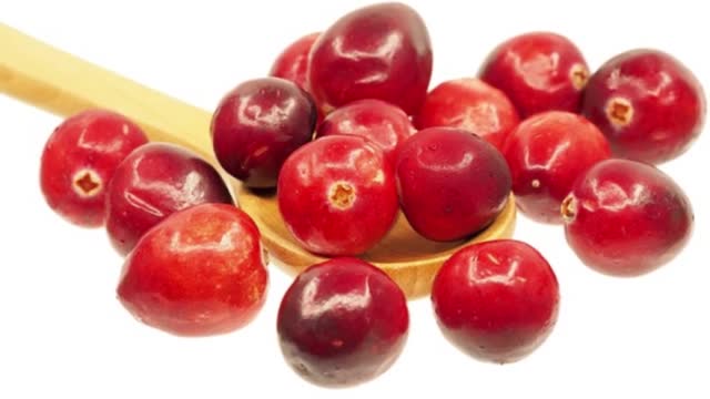 6 Health benefits of eating cranberries