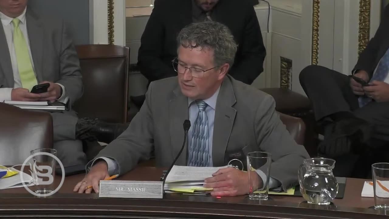 Rep. Massie RIPS Gov't Spending